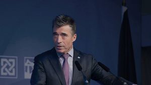 Fostul şef al NATO avertizează în legătură cu un „risc foarte ridicat” de amestec în alegerile din Germania