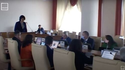 VIDEO Criză drastică în energie: Guvernul Republicii Moldova s-a întrunit în ședință cu becurile stinse