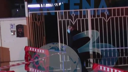 Antena 3: Traian Băsescu s-a externat și a ajuns miercuri noapte la vila de protocol din București, unde soția sa a început să împacheteze / Fostul președinte a pierdut dreptul de a locui în casa de la stat