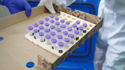 Țările UE distrug vaccinuri COVID în valoare de 4 miliarde de euro / O analiză Politico arată că peste 200 de milioane de vaccinuri coronavirus nedorite au fost aruncate la gunoi / Unde se plasează România în topul celor mai risipitoare țări