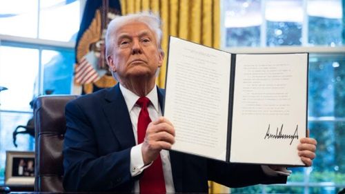 Trump, la cina pentru miliardarii care au făcut donaţii pentru sala de bal de la Casa Albă: ”Unii dintre voi, care staţi aici în faţa mea, mă întrebaţi: «Domnule, 25 de milioane de dolari ar fi suficient?». Eu am răspuns: «Accept!»"