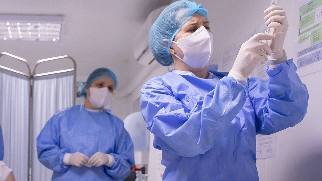 Aproape 57.000 de persoane vaccinate anti-COVID joi, 185 de reacții adverse