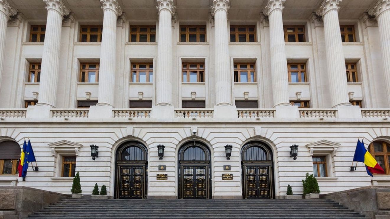 BNR a majorat dobânda cheie la 6,25%, peste așteptările analiștilor