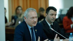 Lucian Heiuș, noul șef ANAF: Cea mai mai provocare a ANAF va fi trecerea de la pix, hârtie și dosar cu șină la tasta computerului