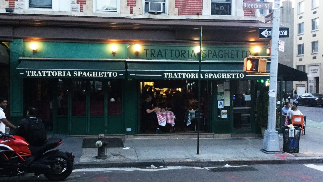 Cum ar putea sa arate mâncatul în oras dupa redeschiderea restaurantelor. Cazul Americii