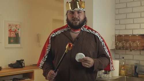 Trending pe rețele: Brânza regală și influencerii, peste tot/ Zborurile lui Iohannis, pe Instagram/ Creditele pentru tinerii care se căsătoresc, pe Tik Tok/ Dorian Popa și canabisul, pe YouTube/ Trailerul jocului GT6, pe X/ Alte subiecte în top