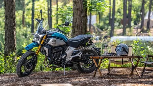 Royal Enfield și CFMoto anunță o colaborare revoluționară în segmentul motocicletelor de mici dimensiuni