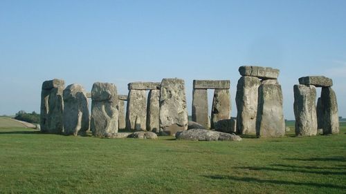 Complexul neolitic Stonehenge ar fi fost ridicat prima dată în Ţara Galilor /Stonehenge ar fi fost dezmembrat şi reconstruit, după câteva secole, în Anglia