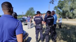 Revolta localnicilor de lângă poligonul Cincu, din cauza drumului prost / Reabilitarea unui pod nu se poate face din cauza lipsei unui aviz Hidroelectrica