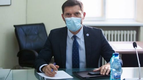 Demisie la Ministerul Educației. Subsecretarul de stat Jean Badea, responsabil cu digitalizarea educației și autorul de facto al Strategiei SmartEdu: Faptul că în PNRR se propune o reformă în ceea ce privește digitalizarea educației, iar timp de două luni eu nu am fost întrebat, am perceput lucrul acesta ca pe un mesaj. Demisia este rezultatul acestui mesaj