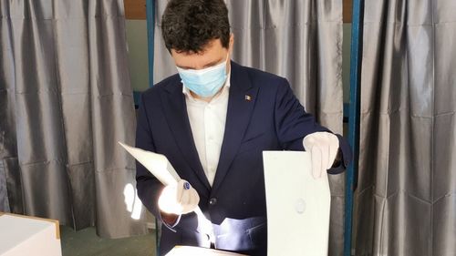 Nicușor Dan: Am votat cu sete, să scoatem caracatița de interese și neamuri din Primăria București. Îi invit pe bucureșteni să dea un vot util