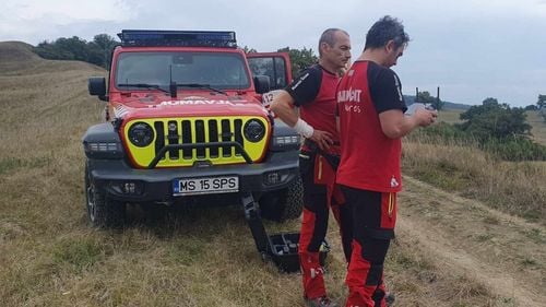 Ucrainean aflat de câteva zile pe drumuri, fără haine de schimb şi fără provizii, căutat de salvamontişti şi poliţişti de frontieră