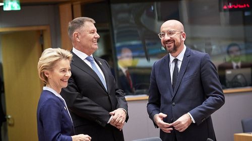 Bloomberg: Președintelui Iohannis îi va fi greu să obțină șefia Consiliului European, dacă Ursula von der Leyen va câștiga un nou mandat de președinte al Comisiei Europene