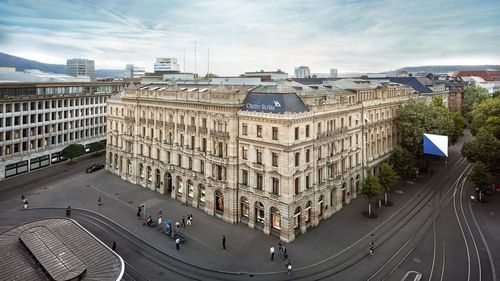 Ministrul de Finanţe al Elveţiei a apărat fuziunea rapidă a Credit Suisse şi UBS, invocând necesitatea evitării unei crize financiare