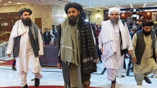 Cofondator al mişcării talibane, mollahul Abdul Ghani Baradar a revenit în Afganistan din Qatar