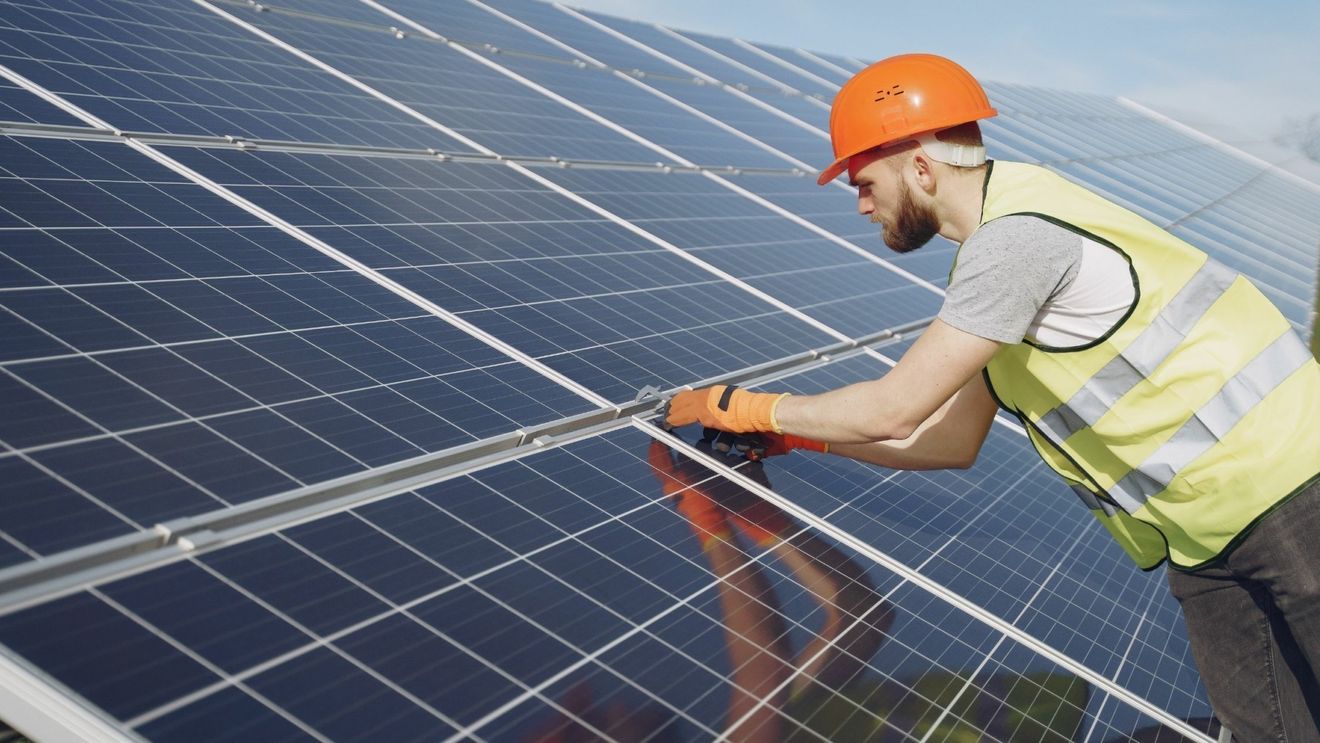 Meyer Burger va închide o fabrică fotovoltaică din Germania pentru a se concentra pe SUA
