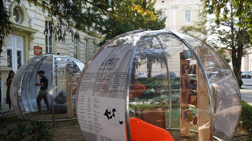 Proiect cultural inedit. Biblioteci de tip iglu, amenajate în arealul Cheile Turzii, în acest weekend