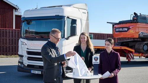 Scania intervine pentru a ajuta Northvolt să îşi salveze producţia de baterii pentru vehicule electrice