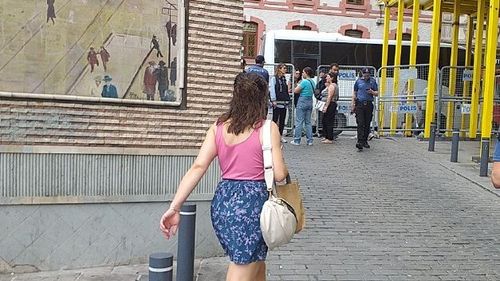 VIDEO Poliția turcă a blocat centrul orașului Istanbul pentru a împiedica desfășurarea Trans Pride/ Activişti LGTB au ieşit duminică în stradă, în ciuda interzicerii evenimentului