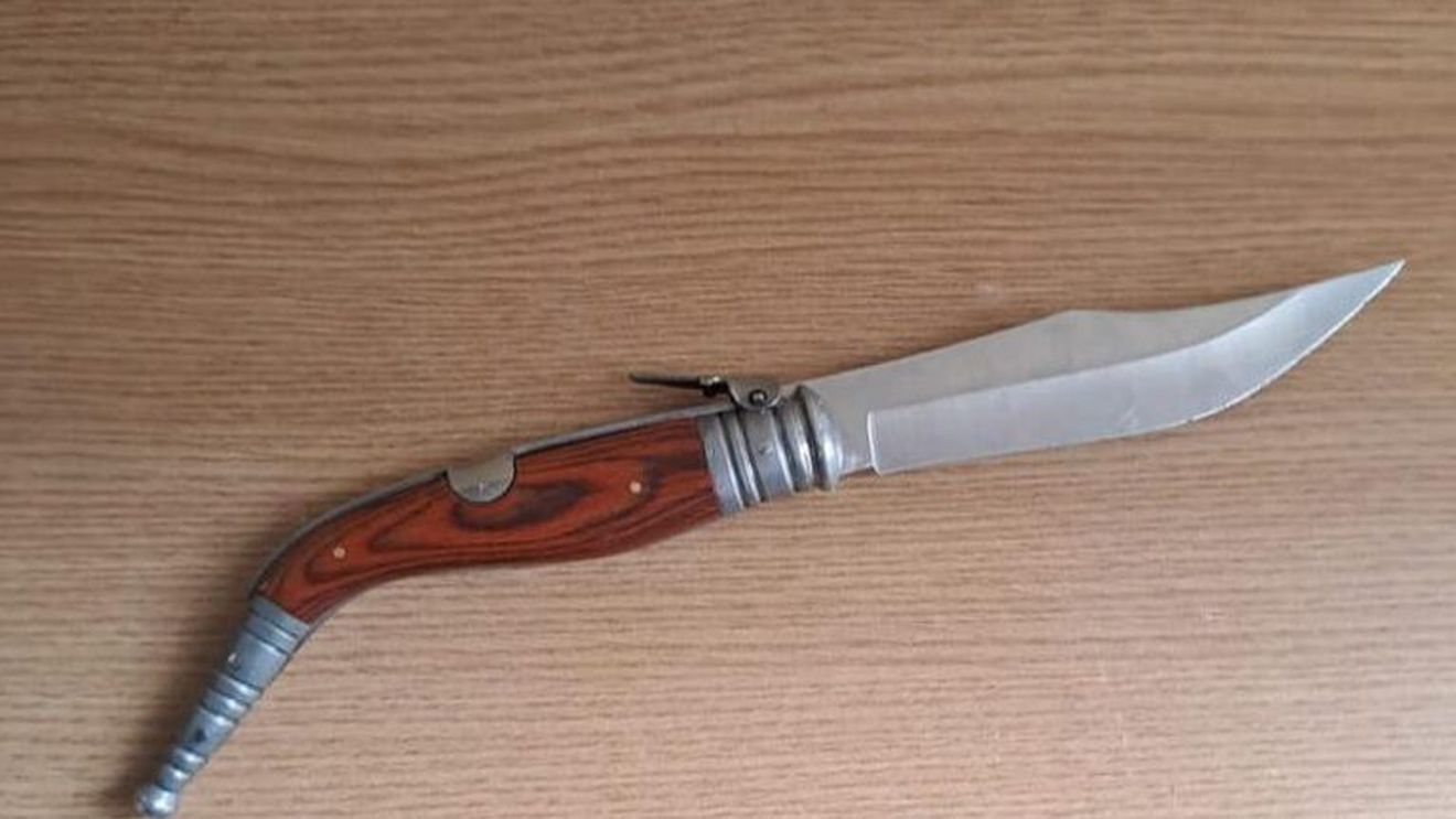 Un bărbat dezbrăcat, înarmat cu un cuțit, a fost împușcat mortal de poliție într-o biserică din Brive, Franța
