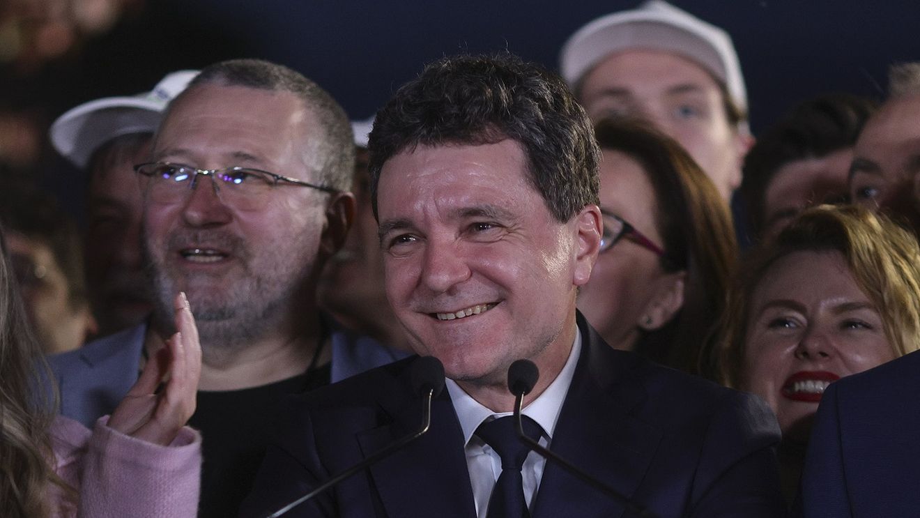 Adunarea publică de vineri pentru susţinerea lui Nicuşor Dan, din Piaţa Victoriei, a fost anulată de organizatori
