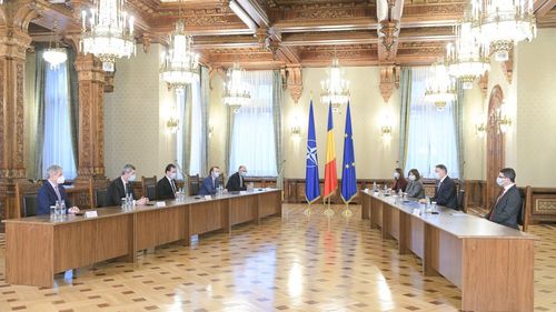 VIDEO Președintele Iohannis i-a felicitat pe liderii coaliției de centru-dreapta pentru viteza cu care s-au mișcat în Parlament: O zi și un pic dintr-o noapte