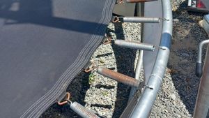 VIDEO FOTO | Parcul de distracții din Costinești, închis temporar / Protecția Consumatorilor: Echipamente degradate, sprijinte pe structuri improvizate din lemn și instalații electrice cu deficiențe majore