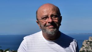 Neobișnuitul caz al istoricului Sorin Antohi: Curtea de Apel București a decis a doua oară că nu a fost colaborator al Securității ca poliție politică. Procesul durează de șase ani, iar Antohi s-a autodenunțat în urmă cu 14 ani și s-a căit pentru viața trăită ”în minciună și duplicitate”