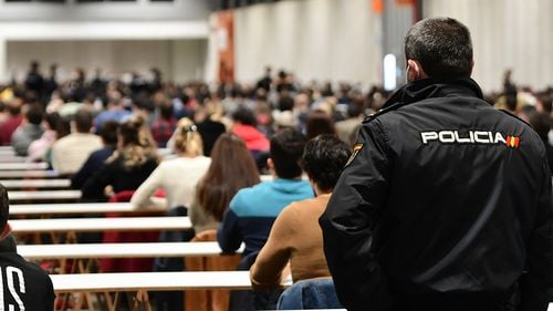 Trei membri ai mafiei napolitane Camorra, arestaţi în sudul Spaniei, la Marbella / E vorba de capul unui clan mafiot, fiul acestuia și ginerele primului