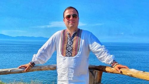 Fiul unui patron de casă de discuri din Gorj, numit director general al Oficiului Român pentru Drepturile de Autor