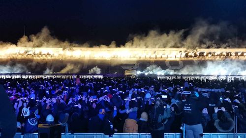 VIDEO FOTO Ultimul bal pe Marele Oval. Coregrafie spectaculoasă a suporterilor timișoreni, meciul vedetelor de la Poli, concerte cu Cargo și Noi din Banat