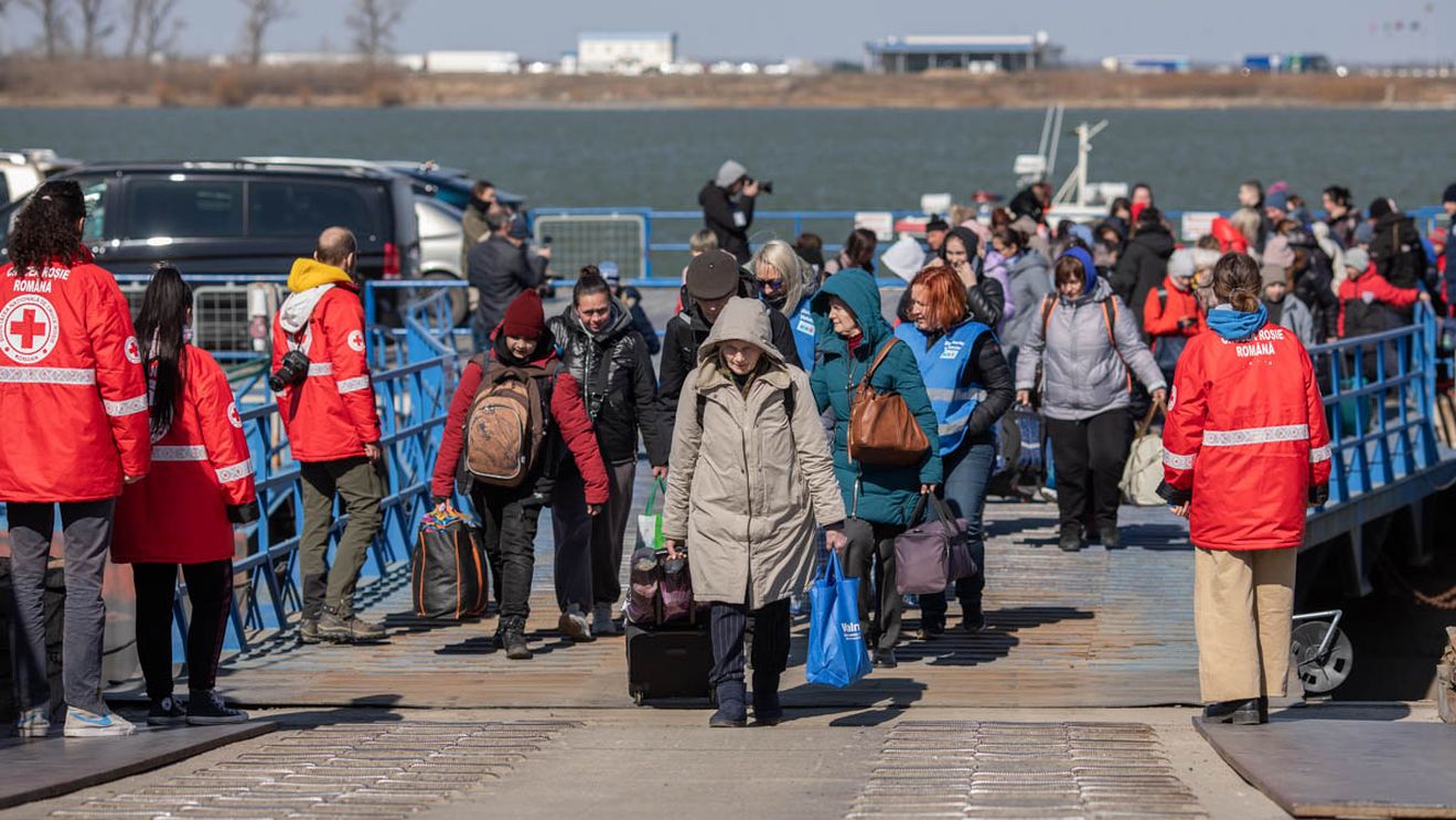 ANALIZĂ ȘI SONDAJ: Refugiat în România, bilanț după 8 luni de război: circa 2,5 milioane de ucraineni au venit, mai puțini de 85.000 au rămas. Aproape jumătate sunt copii / De ce doar 10% merg la școală și sub 5.000 de adulți și-au găsit job/ Ce spun oficialii și experții
