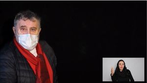 VIDEO Proiect inedit al Teatrului Nottara de Ziua Culturii: Opt actori recită pe rând câte un vers din două strofe din „Glossă”, cu interpretare în limbaj mimico-gestual