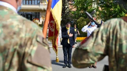 Ludovic Orban: Drapelul este o parte a vieţii fiecărui român la care ne întoarcem de fiecare dată când avem nevoie de încurajare