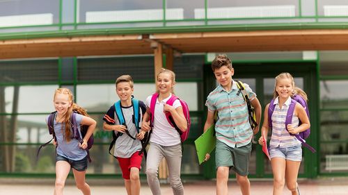 Calendarul anului școlar 2023-2024, pus în dezbatere de Ministerul Educației, are o vacanță de primăvară care nu cuprinde nici Paștele Catolic, nici Paștele Ortodox