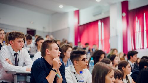 Consiliul Național al Elevilor, schimbare de poziție: Susținem profesorii și ne dorim ca demersul lor să se finalizeze prin concretizarea revendicărilor acestora – scrisoare deschisă către premierul Ciucă