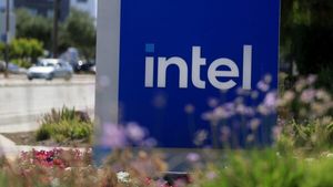Intel anunță schimbări importante la nivel executiv: Șefa departamentului de produse va părăsi compania, după mai bine de trei decenii