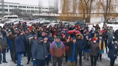 Angajaţii de la Carfil Braşov au declanşat o nouă grevă spontană, nemulţumiţi că au primit doar 60% din salariile pe februarie