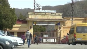 Ministrul Apărării: Uzina Mecanică Sadu este de astăzi oficial între fabricile vechi de armament din România care vor fi salvate și aduse la viață prin programul SAFE
