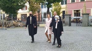 Amendarea președintelui Iohannis pentru că nu avea masca obligatorie e incertă / Prefectul Sibiului roagă să fie solicitat cu această problemă la sfârșitul săptămânii