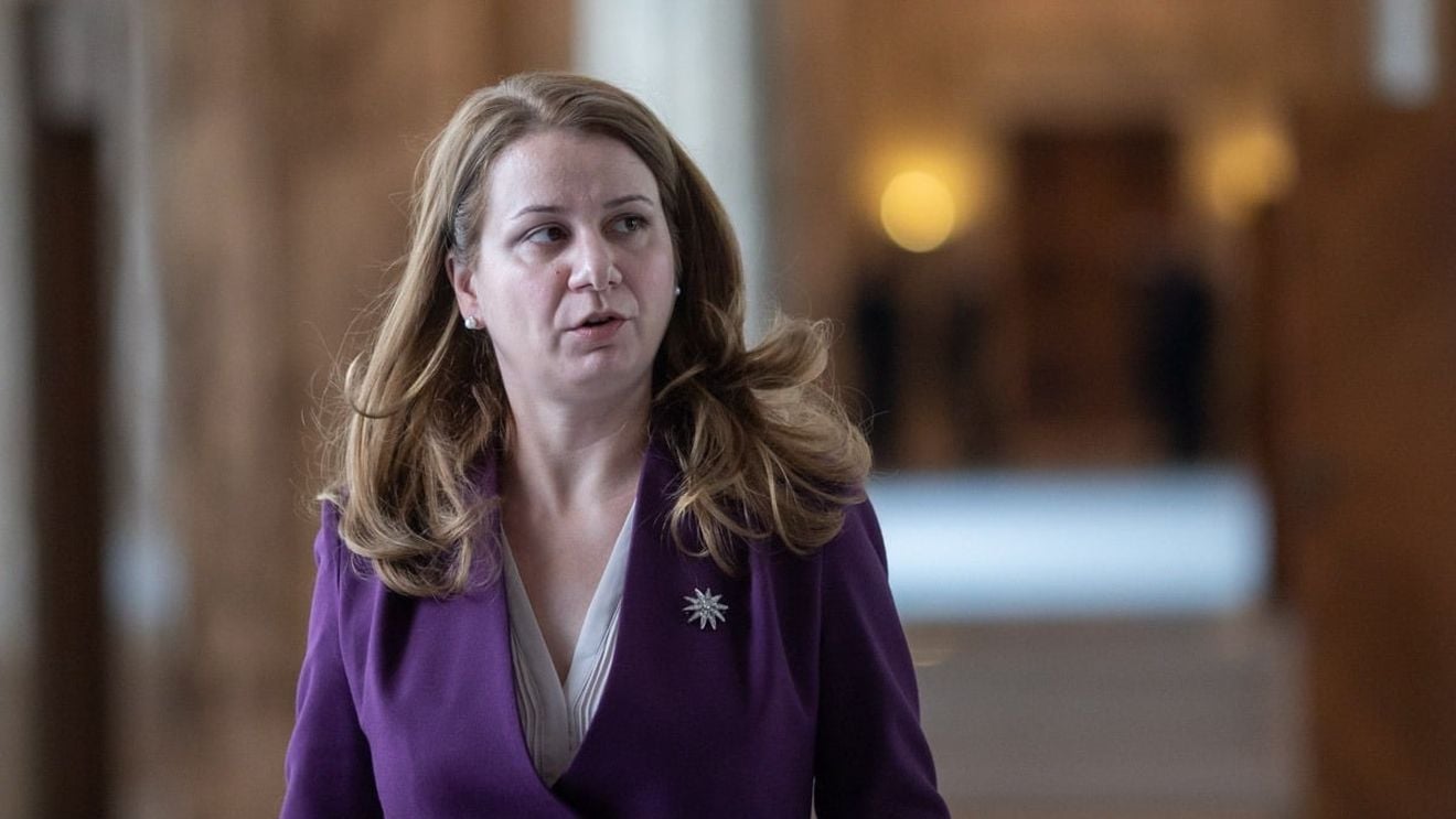 USR a solicitat ministrului Educaţiei, Ligia Deca, să vină la „Ora Guvernului” la Senat, pe 1 martie, pentru a da explicaţii cu privire la legile Educaţiei