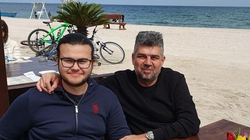 Fiul premierului Marcel Ciolacu s-a cununat civil, la Buzău / La petrecerea de după ceremonie vor participa aproximativ 50 de persoane