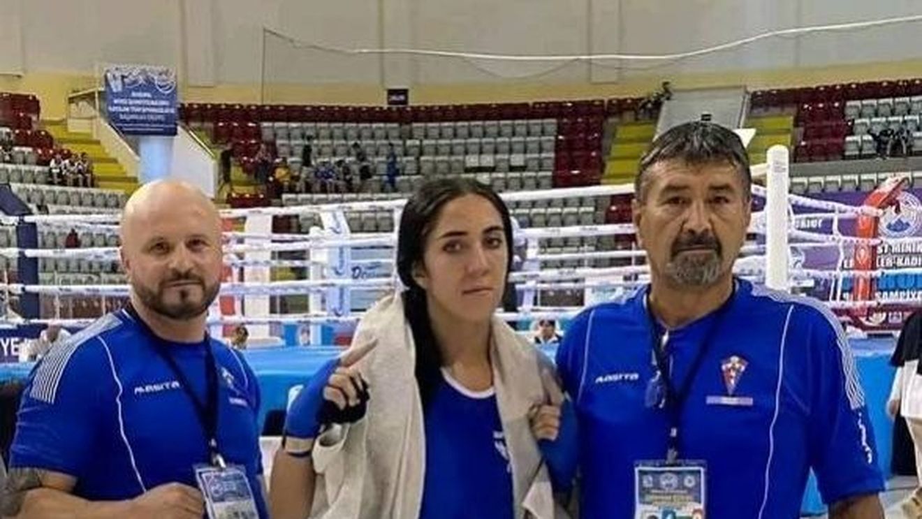Trei medalii, una de argint şi două de bronz, la Campionatele Europene de box pentru cadeţi din Turcia