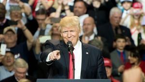 Trump lansează un ceas de 100.000 de dolari pentru a-şi finanţa campania