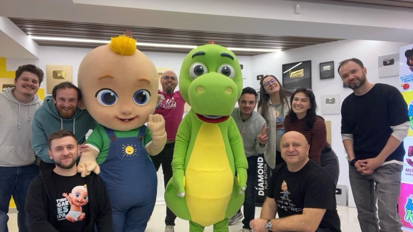 Antreprenor cu valoare adăugată. Sigur ai auzit de Elefantul Cici. Desenele populare la care se uită copiii tăi sunt create în România, la Iași. Cum a ajuns ideea celor doi antreprenori români la miliarde de afișări pe Youtube