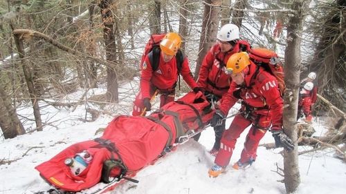 Salvamont România: ”Zi de foc pentru salvamontiştii din întreaga ţară” / Au fost salvate 44 de persoane, dintre care 16 predate la Ambulanţă sau SMURD pentru transport la spital / O persoană a murit