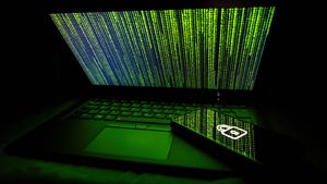 Un an sub asediu digital: atacurile cibernetice care au marcat anul 2025 și au afectat guverne, companii și milioane de utilizatori