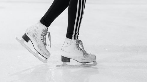 O patinatoare din SUA a cedat una din cele trei probe la care se calificase pentru prietena ei care nu obținuse niciun loc la Jocurile Olimpice din Beijing