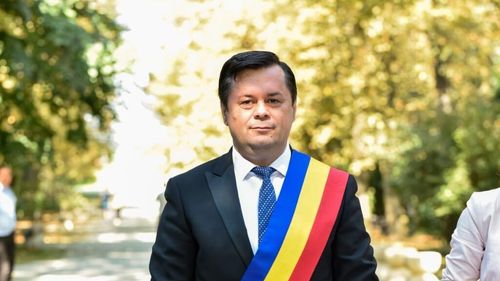 Primarul liberal din Târgu Jiu își anunță trecerea la PSD: Nu poți face politica județului stând cu ochii după interesele personale. PNL Gorj are alte obiective, la care nu pot adera. Începând de astăzi mă alătur PSD