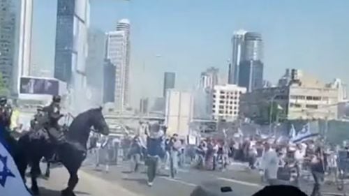 Israel: A început votul decisiv asupra reformei justiției, proteste în fața Parlamentului / Poliția a folosit tunuri de apă